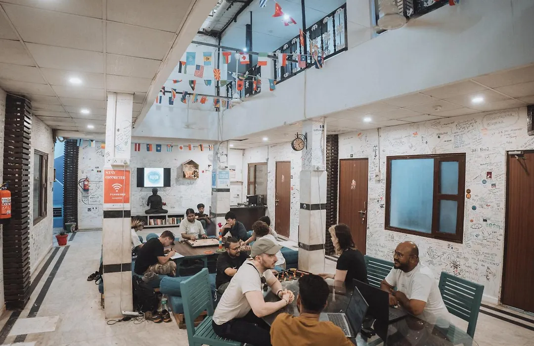 Joey'S Hostel Agra - 200M From Taj Mahal-1