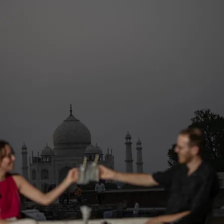 Joey'S Hostel Agra - 200M From Taj Mahal-2